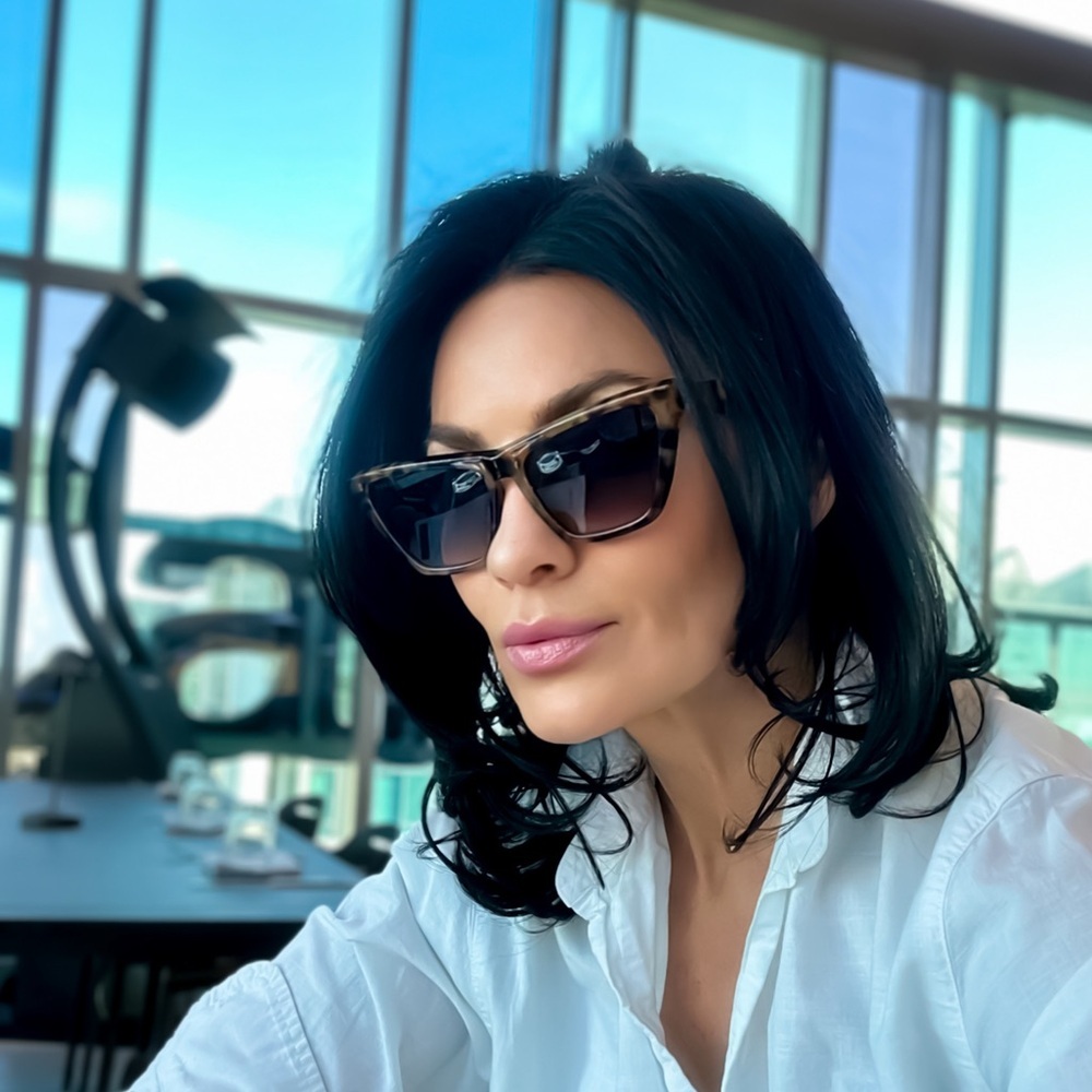 Velvet Celebrity Favorite Sunglasses Tortoise-shell